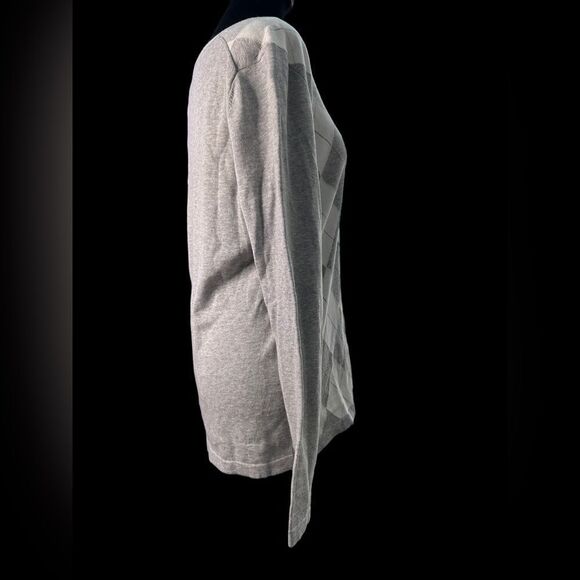 NWT Tommy Hilfiger Sparkle Women’s V-Neck Sweater (Large) - Picture 4 of 7